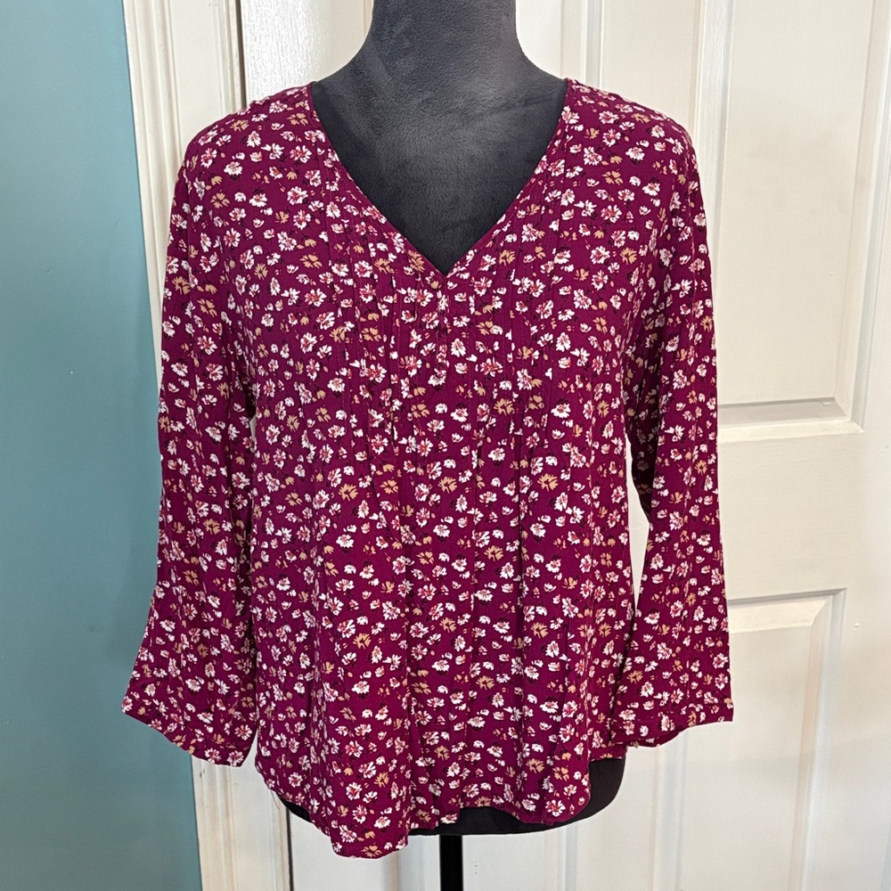 fun 2 fun Magenta Floral V-Neck Blouse with 3/4 sleeves